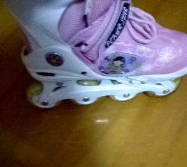 明星粉红色的溜冰鞋,明星的粉红色溜冰鞋风采