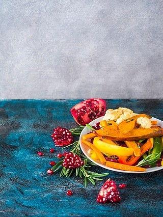 猴王吃瓜素材图片大全,趣味横生的动物美食瞬间