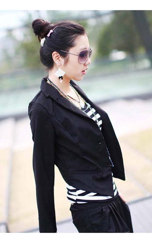 网红泡泡穿西服的照片,时尚网红的绅士风采